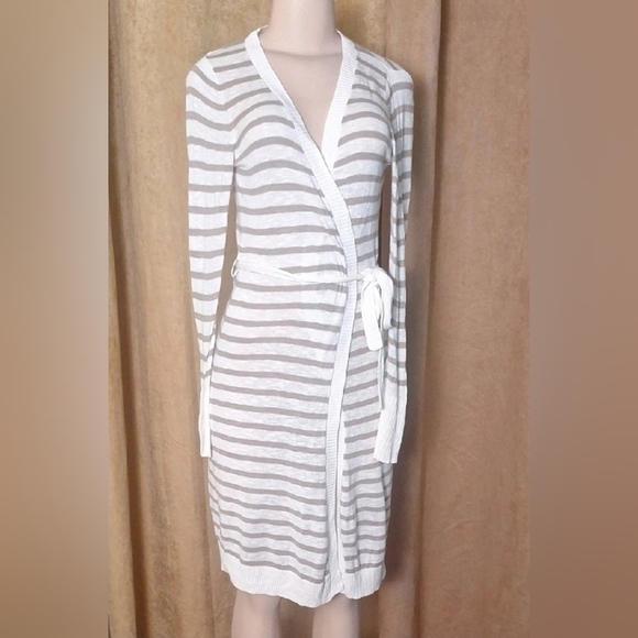 Sonoma Grey and White Striped Cardigan Size Small - Picture 1 of 14